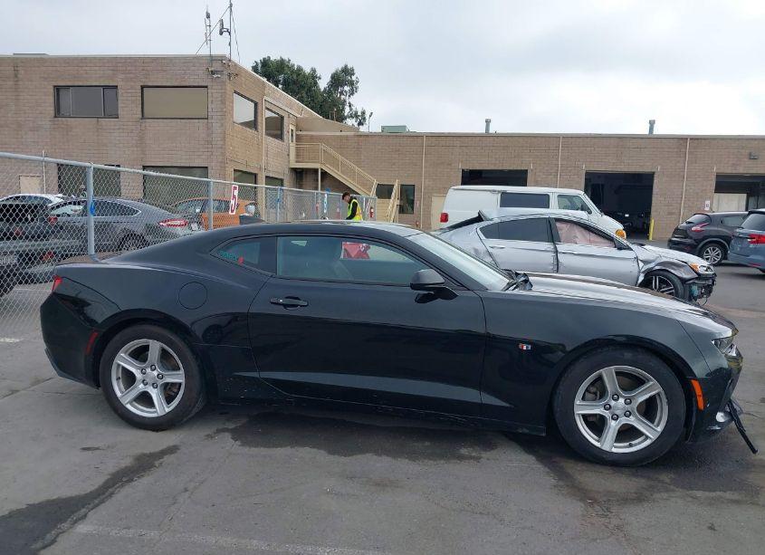 Photo 13 of 2017 Chevrolet Camaro 1LT (VIN 1G1FB1RS1H0167597)