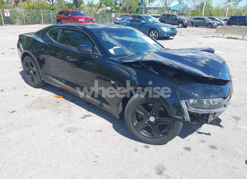 2017 Chevrolet Camaro 1LT (VIN 1G1FB1RS1H0203823) main photo