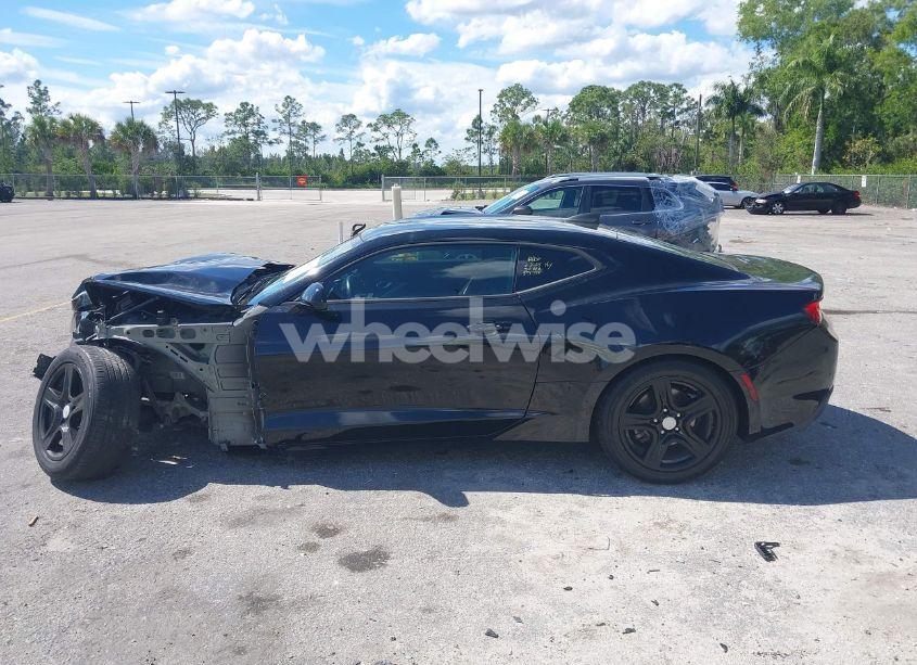 Photo 14 of 2017 Chevrolet Camaro 1LT (VIN 1G1FB1RS1H0203823)