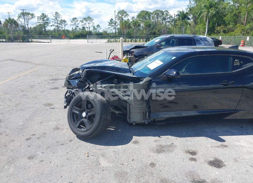 Photo 19 of 2017 Chevrolet Camaro 1LT (VIN 1G1FB1RS1H0203823)