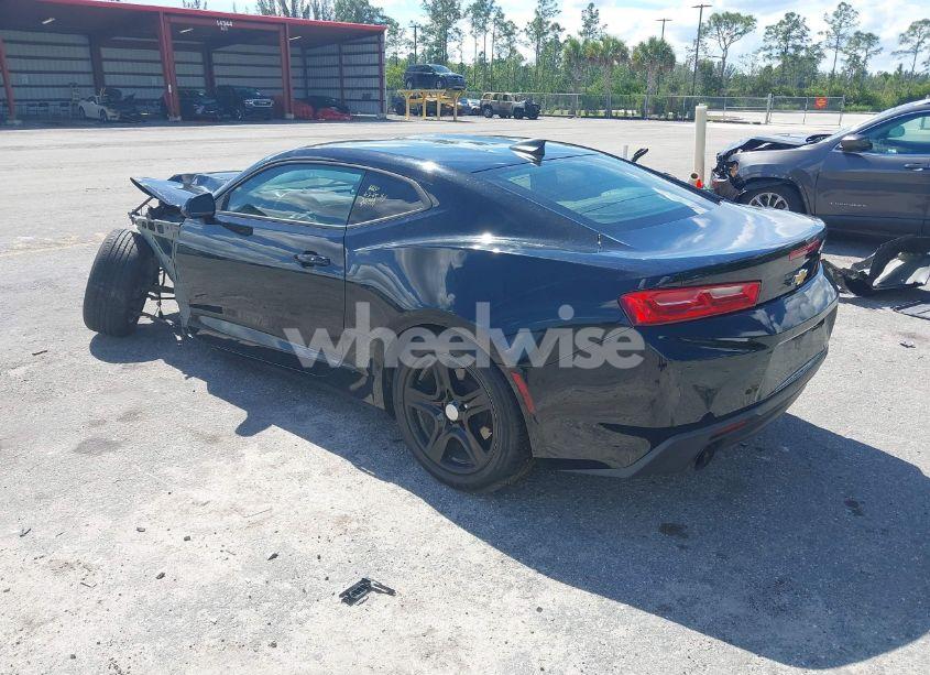 Photo 3 of 2017 Chevrolet Camaro 1LT (VIN 1G1FB1RS1H0203823)