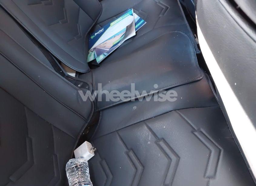 Photo 8 of 2017 Chevrolet Camaro 1LT (VIN 1G1FB1RS1H0210271)