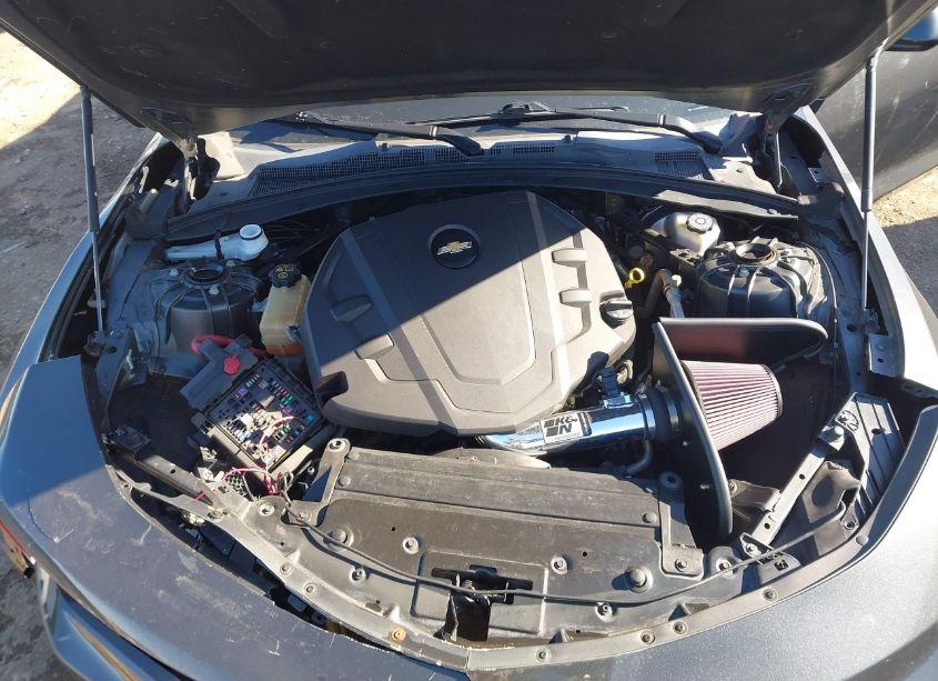 Photo 10 of 2018 Chevrolet Camaro 1LT (VIN 1G1FB1RS1J0134783)