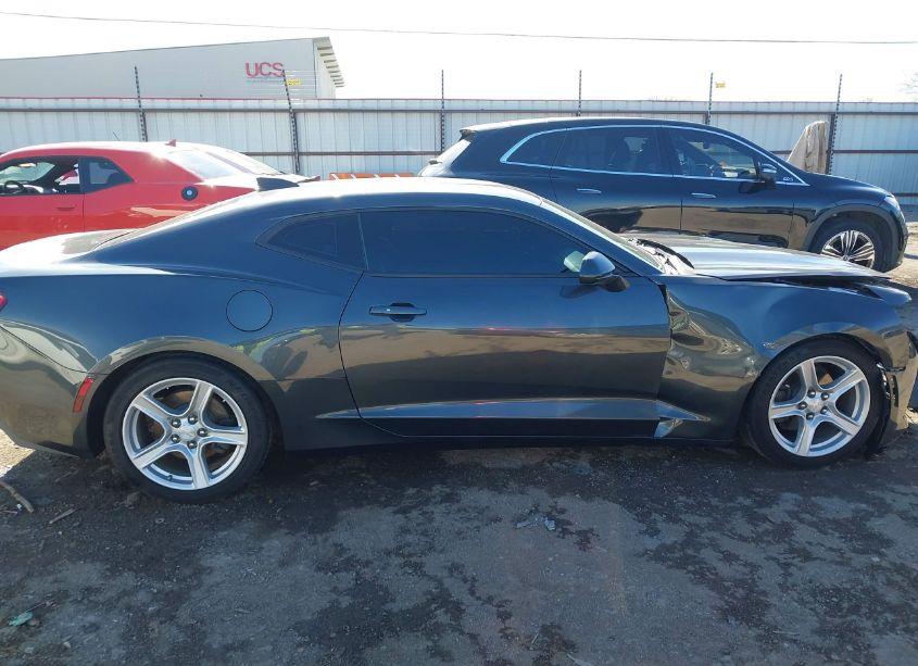Photo 13 of 2018 Chevrolet Camaro 1LT (VIN 1G1FB1RS1J0134783)