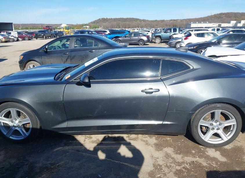 Photo 14 of 2018 Chevrolet Camaro 1LT (VIN 1G1FB1RS1J0134783)