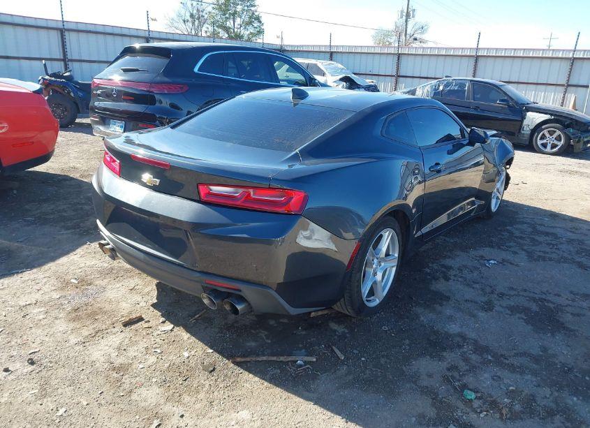 Photo 4 of 2018 Chevrolet Camaro 1LT (VIN 1G1FB1RS1J0134783)