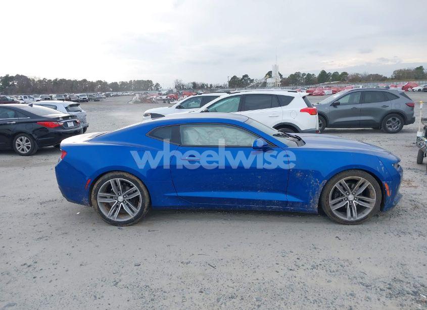 Photo 13 of 2018 Chevrolet Camaro 1LT (VIN 1G1FB1RS1J0153589)