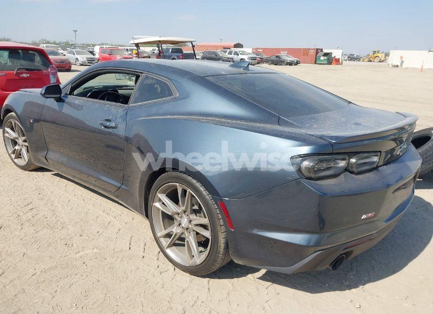 Photo 3 of 2019 Chevrolet Camaro 1LT (VIN 1G1FB1RS1K0159734)