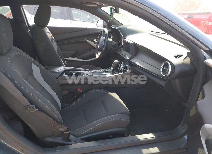 Photo 5 of 2019 Chevrolet Camaro 1LT (VIN 1G1FB1RS1K0159734)