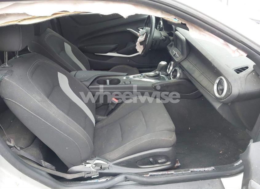 Photo 5 of 2016 Chevrolet Camaro 1LT (VIN 1G1FB1RS2G0187288)