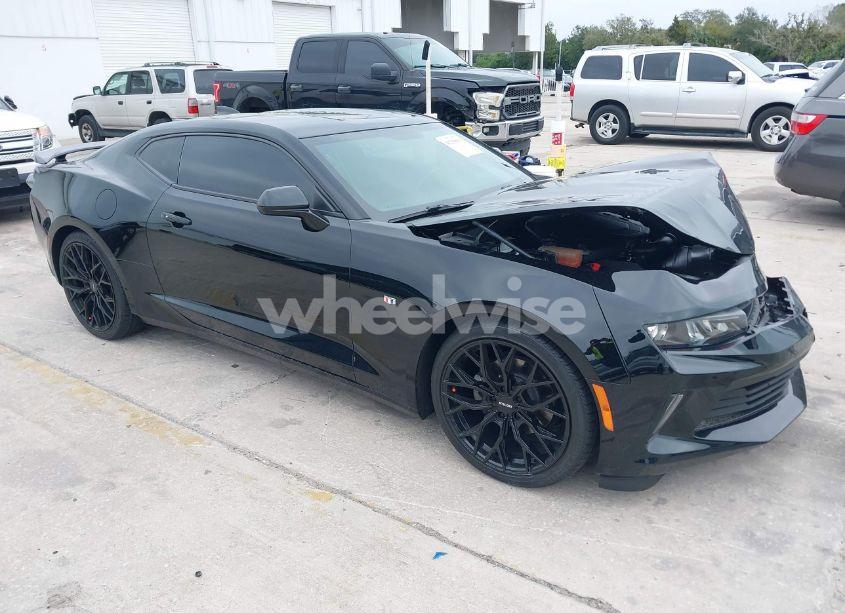 2017 Chevrolet Camaro 1LT (VIN 1G1FB1RS2H0191083) main photo