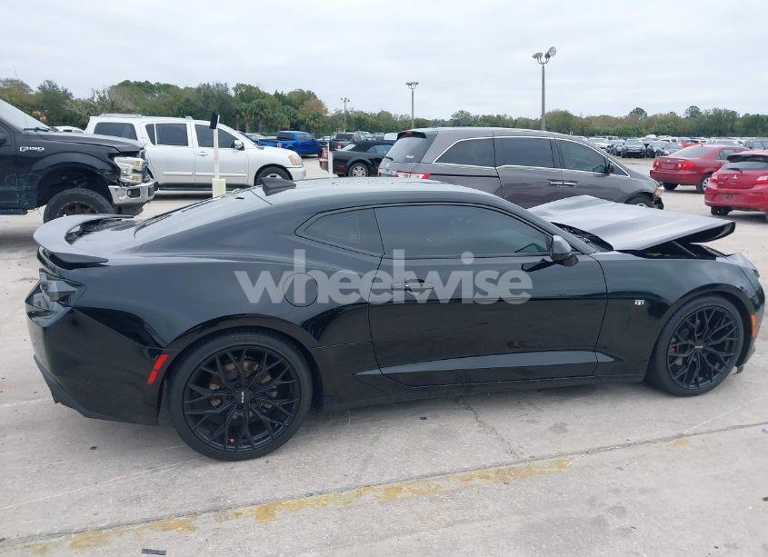 Photo 13 of 2017 Chevrolet Camaro 1LT (VIN 1G1FB1RS2H0191083)