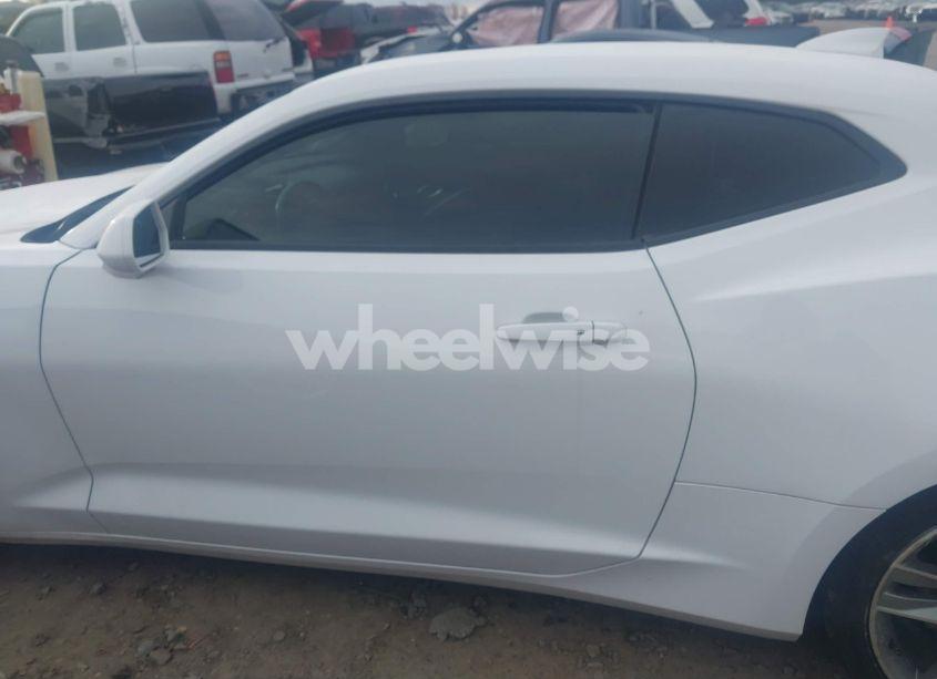 Photo 14 of 2018 Chevrolet Camaro 1LT (VIN 1G1FB1RS2J0142116)