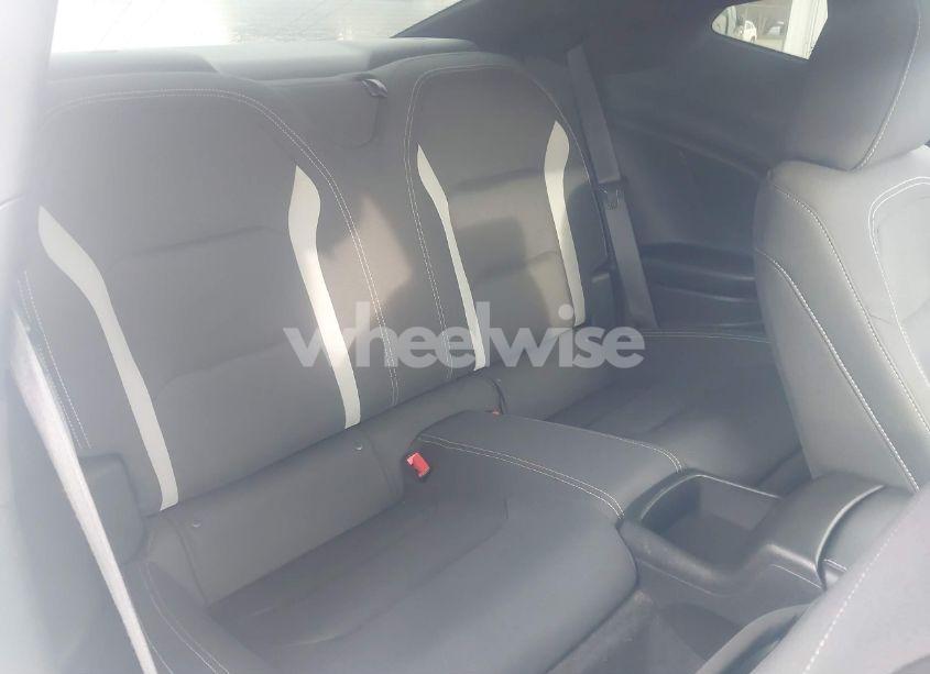 Photo 8 of 2018 Chevrolet Camaro 1LT (VIN 1G1FB1RS2J0142116)