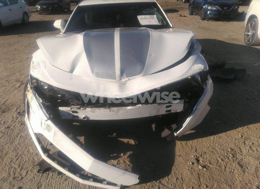 Photo 13 of 2019 Chevrolet Camaro 1LT (VIN 1G1FB1RS2K0117623)