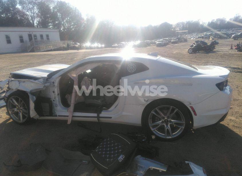 Photo 15 of 2019 Chevrolet Camaro 1LT (VIN 1G1FB1RS2K0117623)