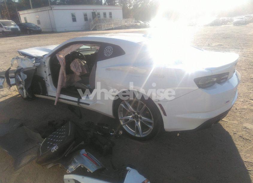 Photo 3 of 2019 Chevrolet Camaro 1LT (VIN 1G1FB1RS2K0117623)