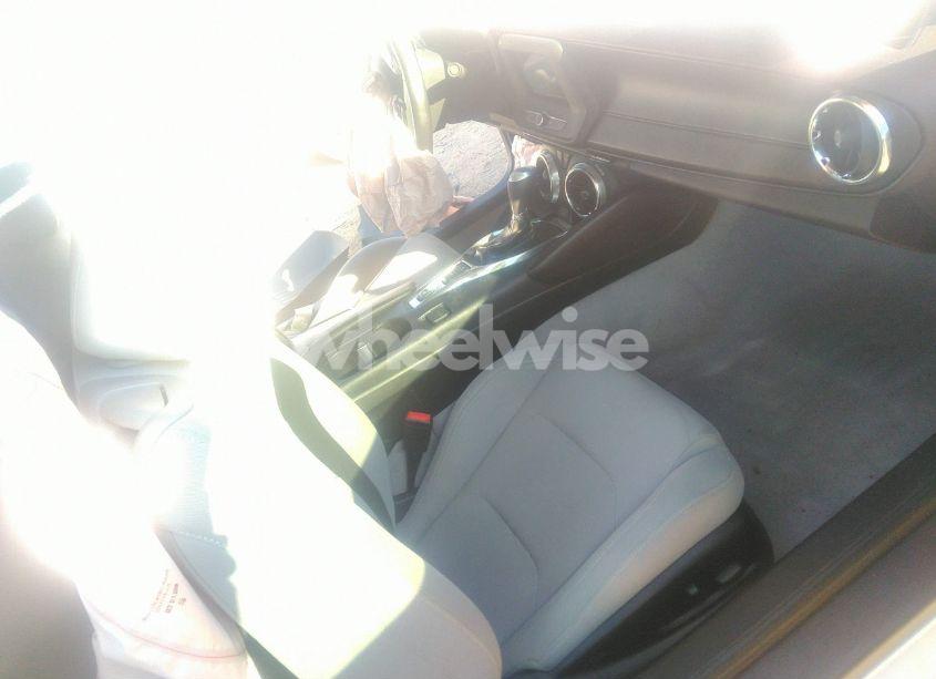 Photo 5 of 2019 Chevrolet Camaro 1LT (VIN 1G1FB1RS2K0117623)