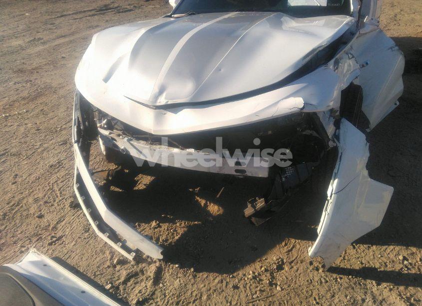 Photo 6 of 2019 Chevrolet Camaro 1LT (VIN 1G1FB1RS2K0117623)