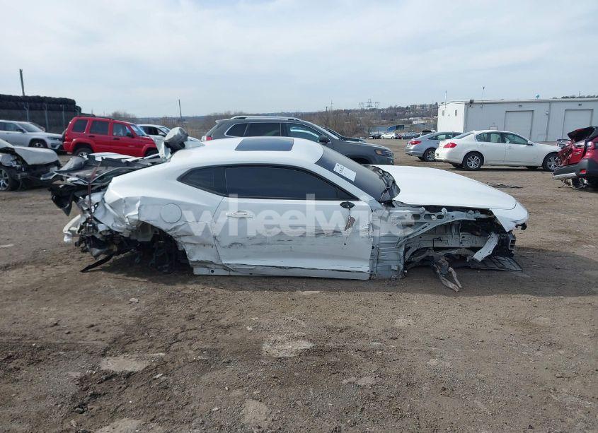 Photo 12 of 2017 Chevrolet Camaro 1LT (VIN 1G1FB1RS3H0126663)