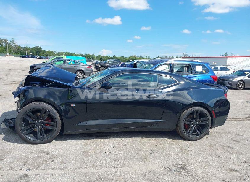 Photo 13 of 2017 Chevrolet Camaro 1LT (VIN 1G1FB1RS3H0149098)