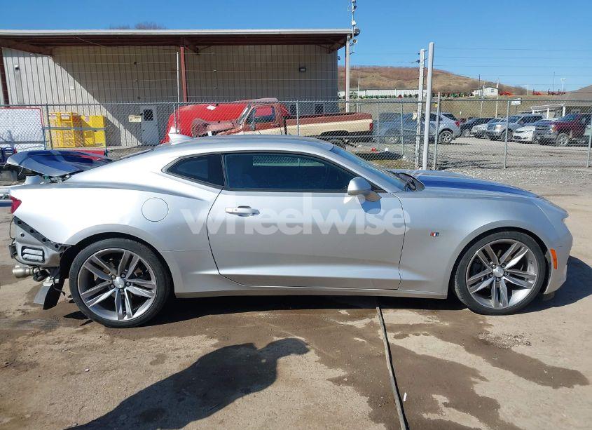 Photo 14 of 2018 Chevrolet Camaro 1LT (VIN 1G1FB1RS3J0149110)