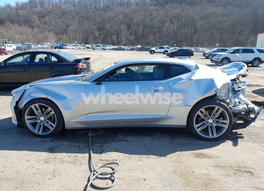 Photo 15 of 2018 Chevrolet Camaro 1LT (VIN 1G1FB1RS3J0149110)