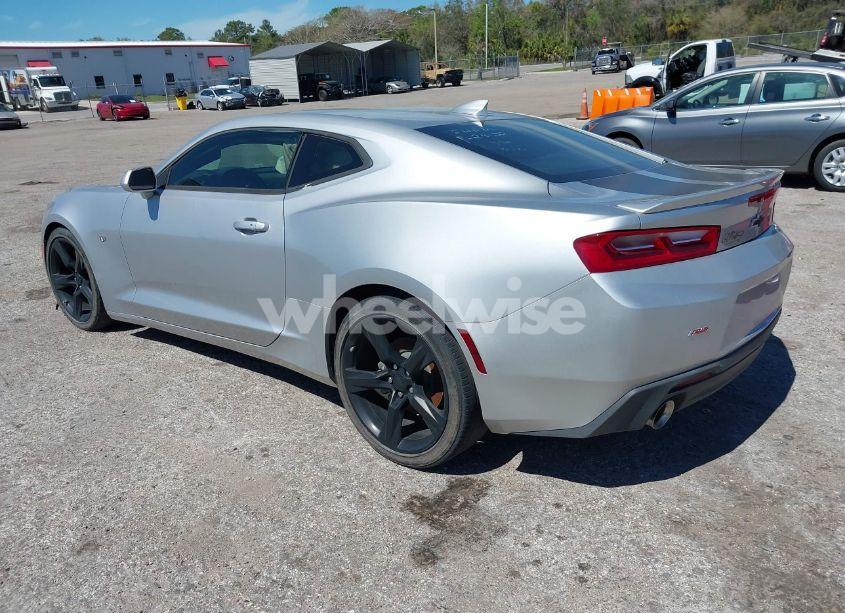 Photo 3 of 2018 Chevrolet Camaro 1LT (VIN 1G1FB1RS3J0163590)