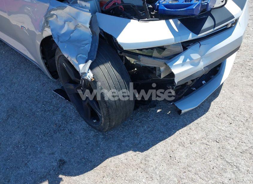 Photo 6 of 2018 Chevrolet Camaro 1LT (VIN 1G1FB1RS3J0163590)