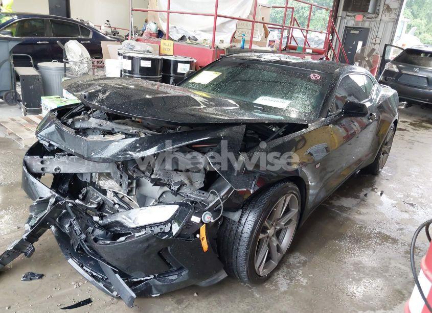 Photo 2 of 2019 Chevrolet Camaro 1LT (VIN 1G1FB1RS3K0112401)