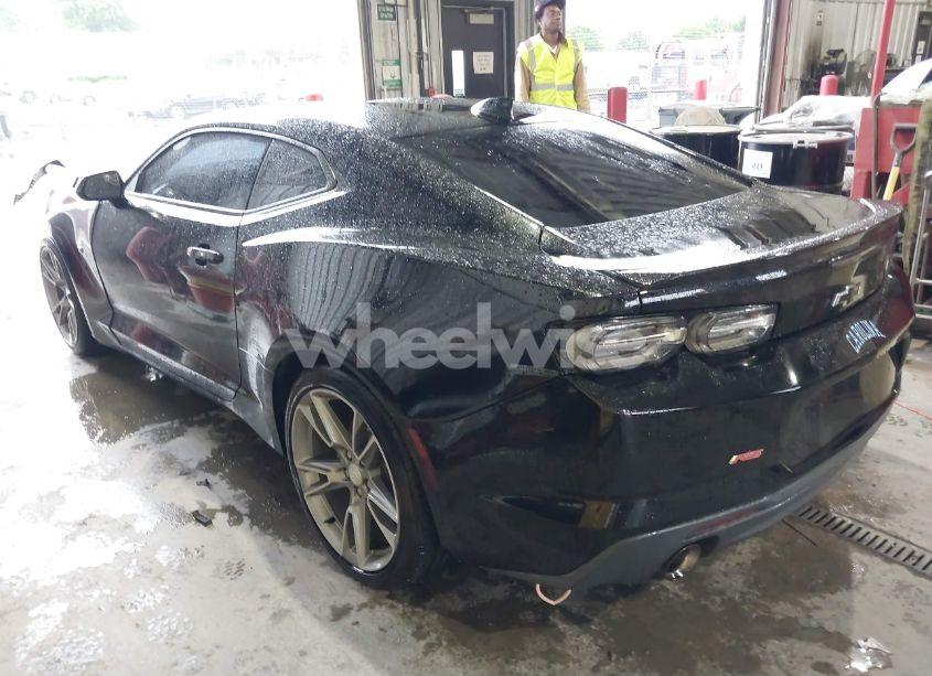 Photo 3 of 2019 Chevrolet Camaro 1LT (VIN 1G1FB1RS3K0112401)