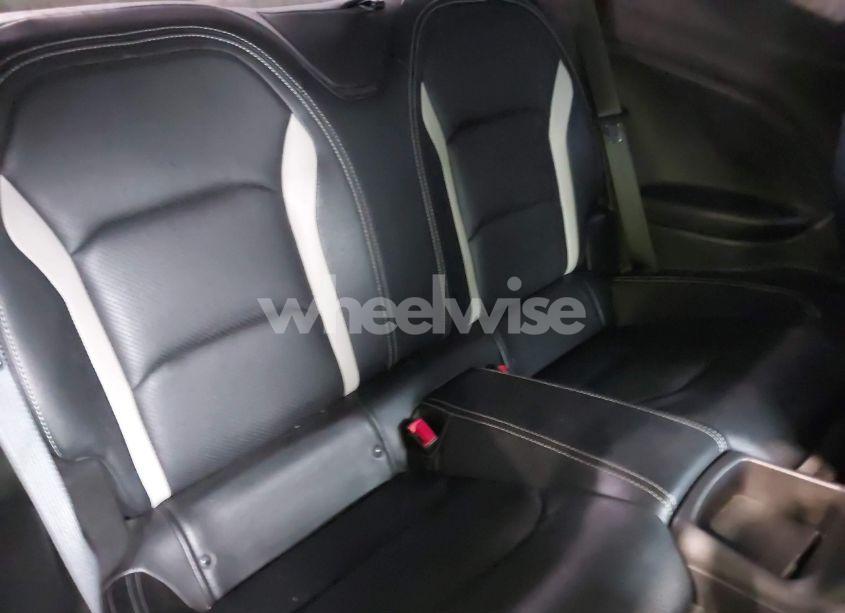 Photo 8 of 2019 Chevrolet Camaro 1LT (VIN 1G1FB1RS3K0112401)