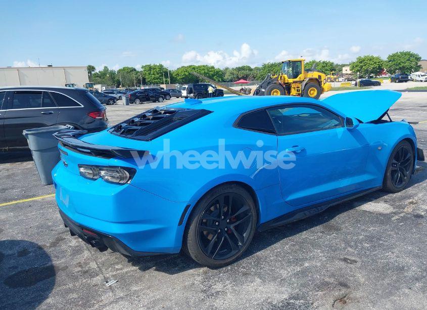 Photo 4 of 2023 Chevrolet Camaro RWD 1LT (VIN 1G1FB1RS3P0108386)