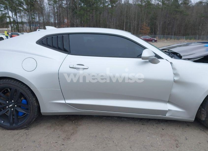 Photo 13 of 2017 Chevrolet Camaro 1LT (VIN 1G1FB1RS4H0102100)