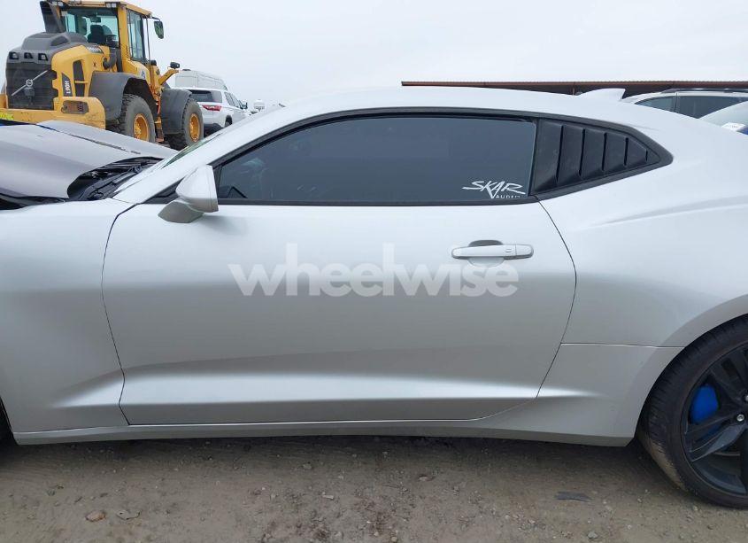 Photo 14 of 2017 Chevrolet Camaro 1LT (VIN 1G1FB1RS4H0102100)