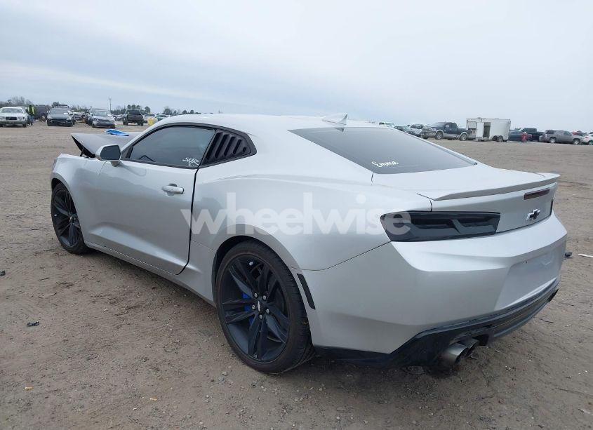 Photo 3 of 2017 Chevrolet Camaro 1LT (VIN 1G1FB1RS4H0102100)