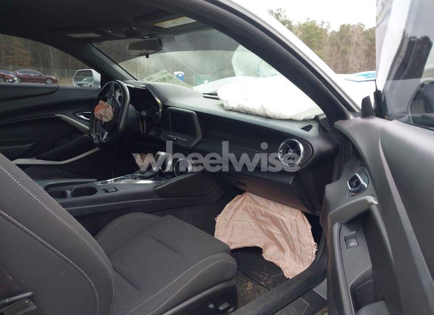 Photo 5 of 2017 Chevrolet Camaro 1LT (VIN 1G1FB1RS4H0102100)