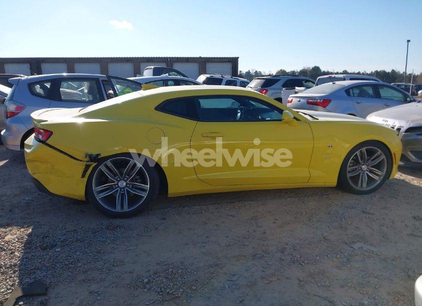 Photo 13 of 2017 Chevrolet Camaro 1LT (VIN 1G1FB1RS4H0104235)