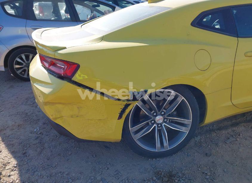 Photo 6 of 2017 Chevrolet Camaro 1LT (VIN 1G1FB1RS4H0104235)