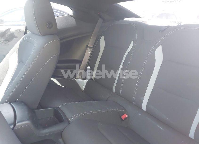 Photo 8 of 2017 Chevrolet Camaro 1LT (VIN 1G1FB1RS4H0201483)