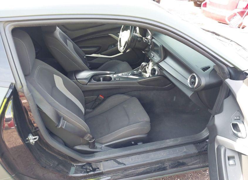 Photo 5 of 2017 Chevrolet Camaro 1LT (VIN 1G1FB1RS4H0205789)