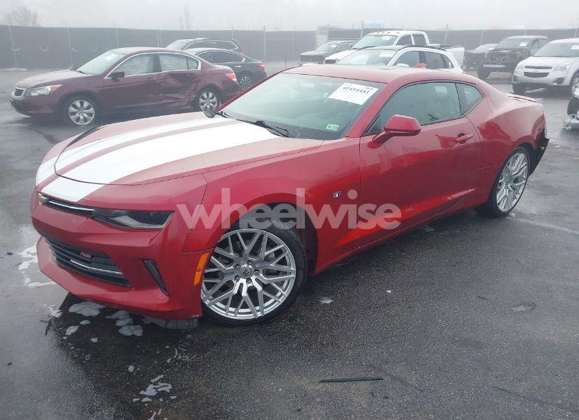 Photo 2 of 2018 Chevrolet Camaro 1LT (VIN 1G1FB1RS4J0128301)