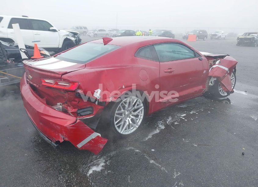 Photo 4 of 2018 Chevrolet Camaro 1LT (VIN 1G1FB1RS4J0128301)