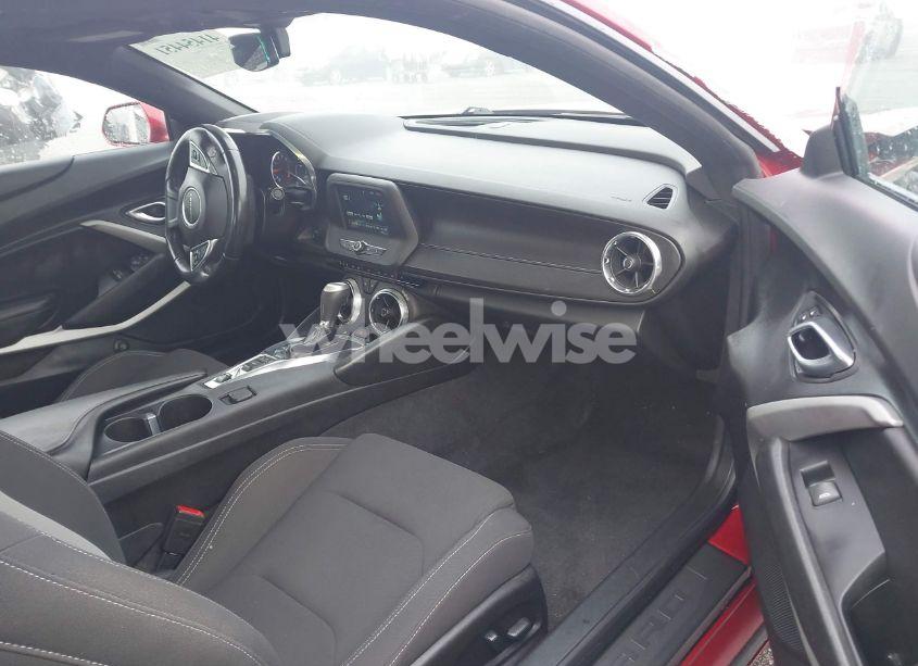 Photo 5 of 2018 Chevrolet Camaro 1LT (VIN 1G1FB1RS4J0128301)