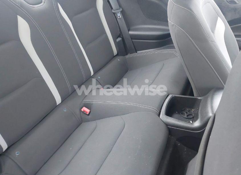 Photo 8 of 2018 Chevrolet Camaro 1LT (VIN 1G1FB1RS4J0128301)