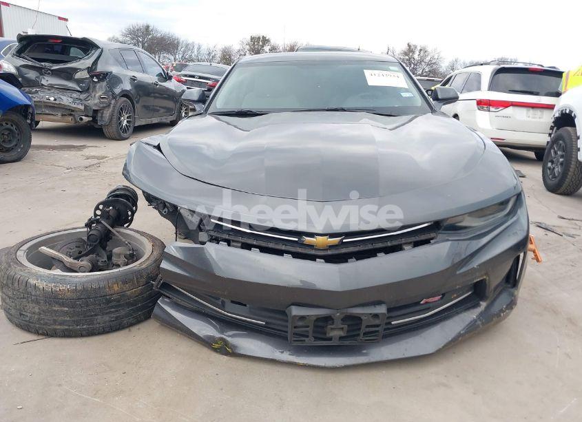 Photo 13 of 2018 Chevrolet Camaro 1LT (VIN 1G1FB1RS4J0133496)