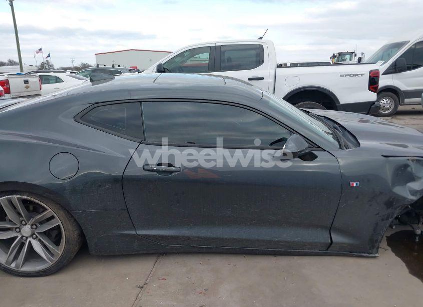 Photo 14 of 2018 Chevrolet Camaro 1LT (VIN 1G1FB1RS4J0133496)