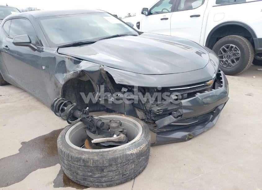 Photo 6 of 2018 Chevrolet Camaro 1LT (VIN 1G1FB1RS4J0133496)