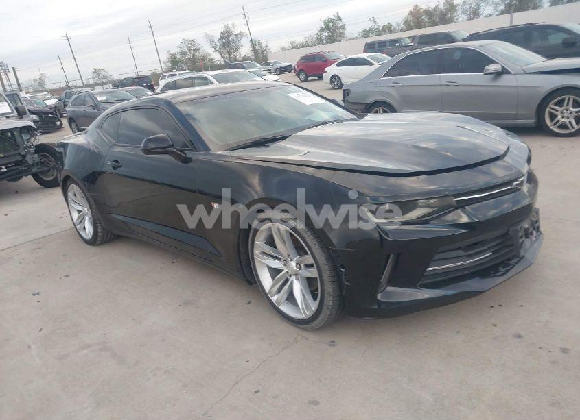 2018 Chevrolet Camaro 1LT (VIN 1G1FB1RS4J0137418) main photo