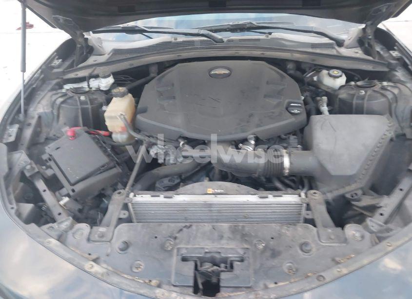 Photo 10 of 2018 Chevrolet Camaro 1LT (VIN 1G1FB1RS4J0137418)